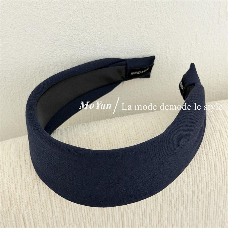 Hairband with A Sophisticated Look. Fall and Winter Headband for Women. New Design. Outdoor Hairpin To Hold Back Hair.