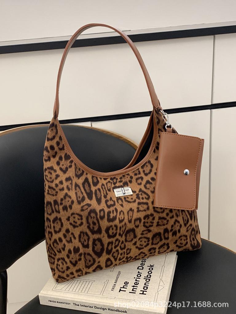 2025 New Retro Leopard Print Premium Sense Large Capacity Underarm Bag Casual Commuter Tote Bag Shoulder Bag
