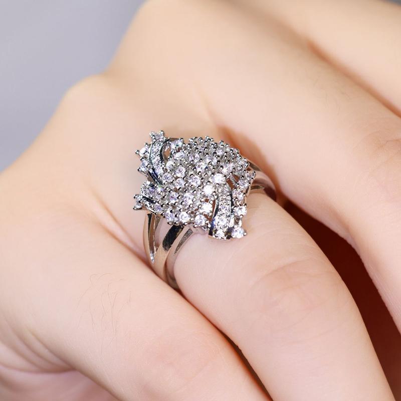 Schillernde weiße Zirkonia CZ Blumenringe für Frauen Hochzeit Verlobungsaccessoires Statement Schmuck Geschenk