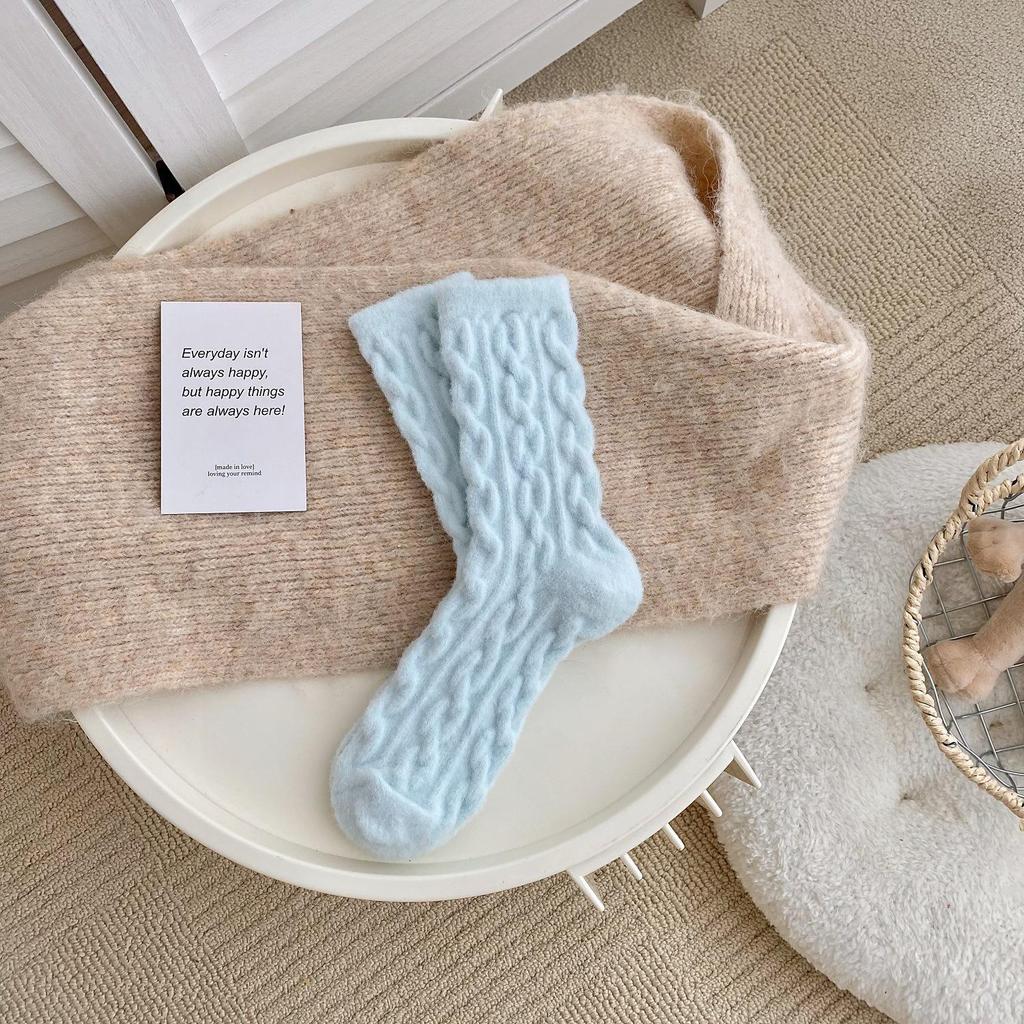 Cozy Women's Thick Plush Socks for Autumn and Winter - Warm Velvet Postpartum Home and Sleep Socks