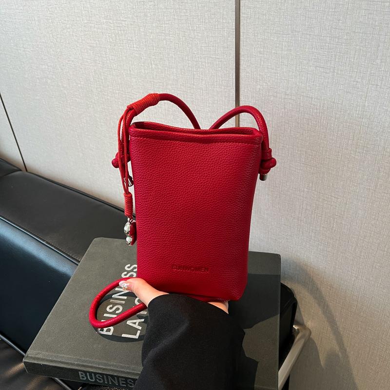 Stylish and simple small bag women's new summer versatile messenger bag exquisite bucket bag