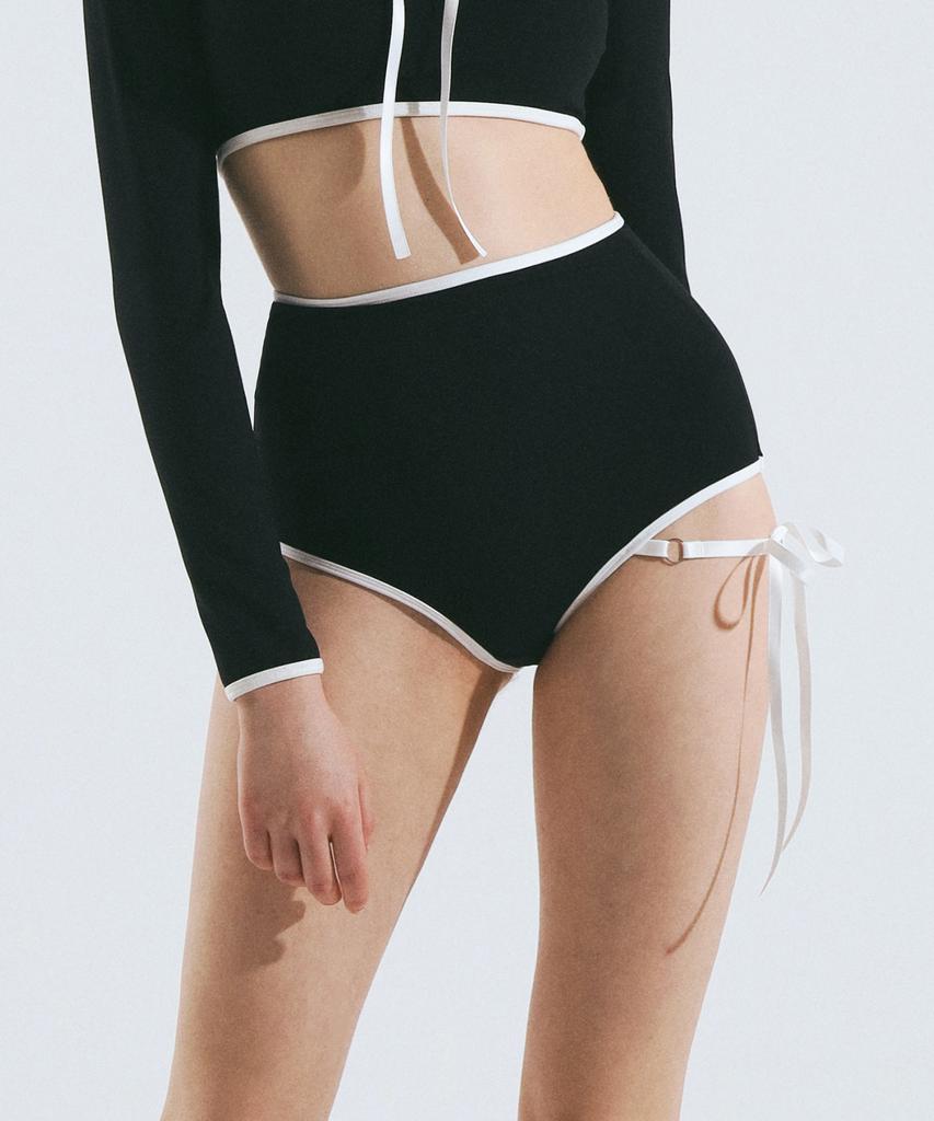 VINAJ One-Sided Ribbon Line High Bikini Panties (Black)