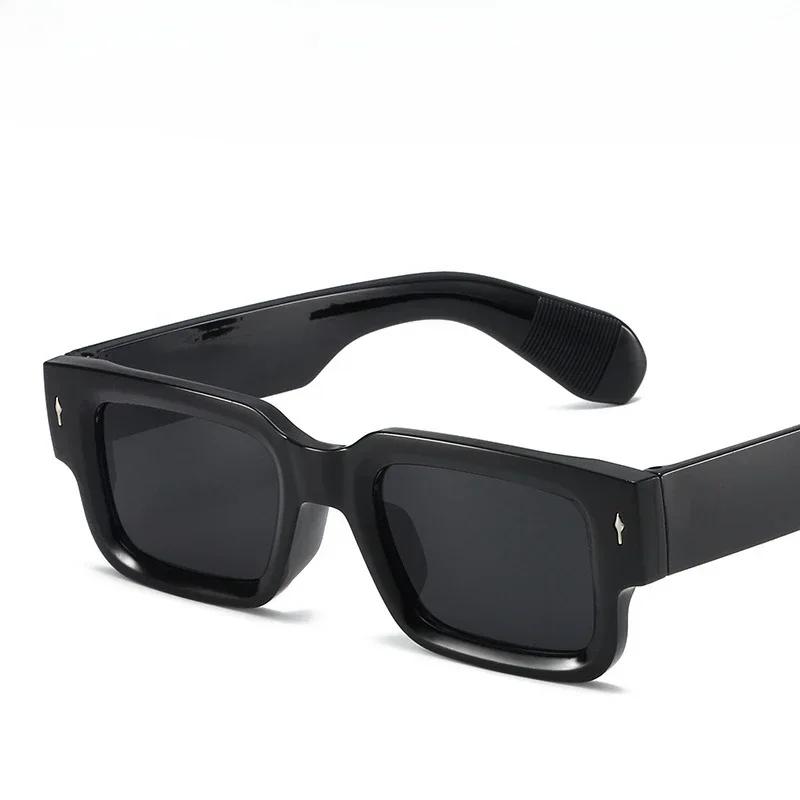 

Latest Rectangular Sun Glasses Glasses for Ladies Men Classic Luxury Rivet Designer Style Style Sun Eyeglasses Trendy Arrow Shades UV400 Glasses