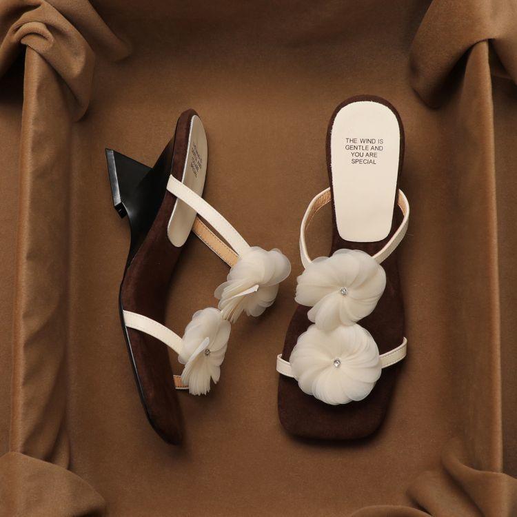 Flower Slope Heel Open Toe One-word Women's Outer Wear 2025 Summer New Fashion Absolutely Versatile High-end Slippers