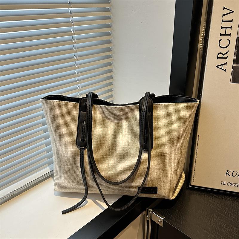 Autumn Retro Large-capacity Bag Women's New Commuter Versatile Shoulder Bag Going Out To Work Portable Tote Bag