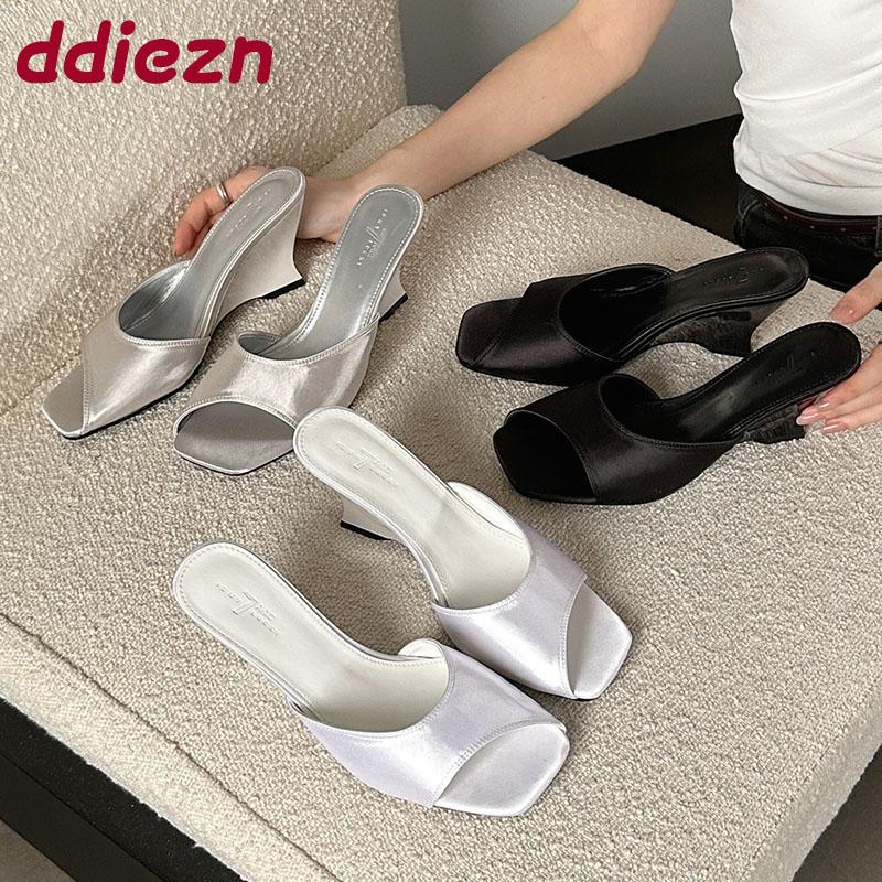 Mode Damen Keilabsatz Hausschuhe Pantoletten Sandalen Schuhe Weiblich Frühling Sommer Mode Flach Damen Absatz Keilabsatz Hausschuhe Schuhe Pumps