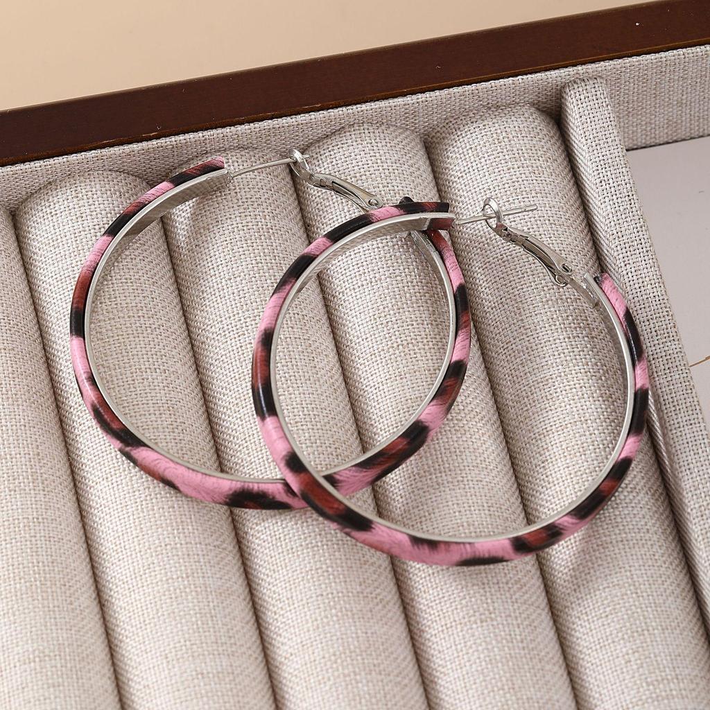 Exquisite Autumn/Winter Leopard Print Large Hoop Earrings, Retro Leather Design