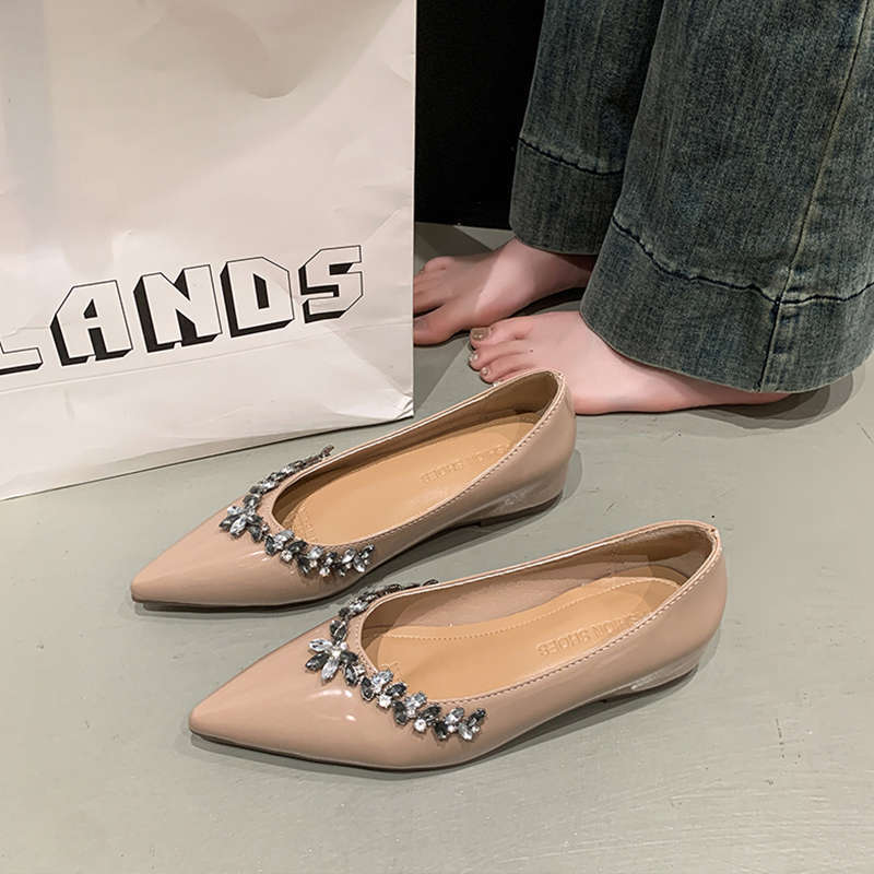 2025 new French evening wind rhinestone pointed flat shoes women's shallow mouth inner height increase single shoes commuter soft sole women's shoes