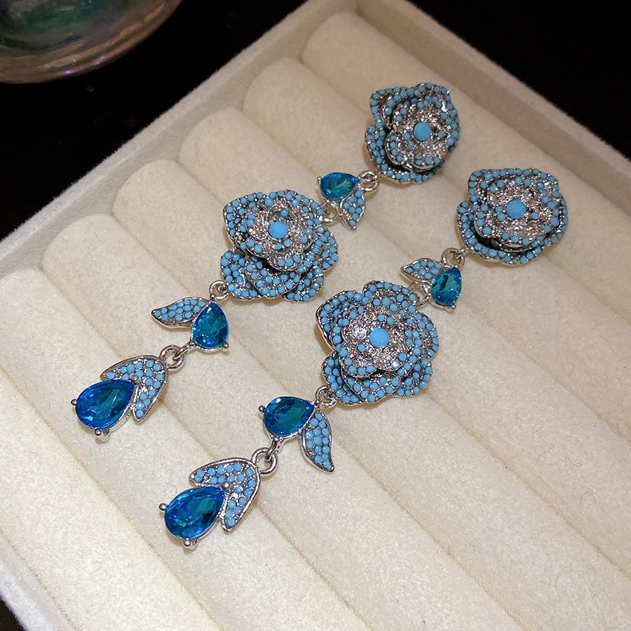 

Medieval vintage silver needle zircon flower fringed earrings fashionable exquisite stud earrings light luxury high-end earrings women
