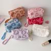 Plüsch-Make-up-Tasche, Reise-Kosmetikaufbewahrungstasche, tragbare herzförmige Make-up-Tasche, Schreibwarentasche mit großem Fassungsvermögen