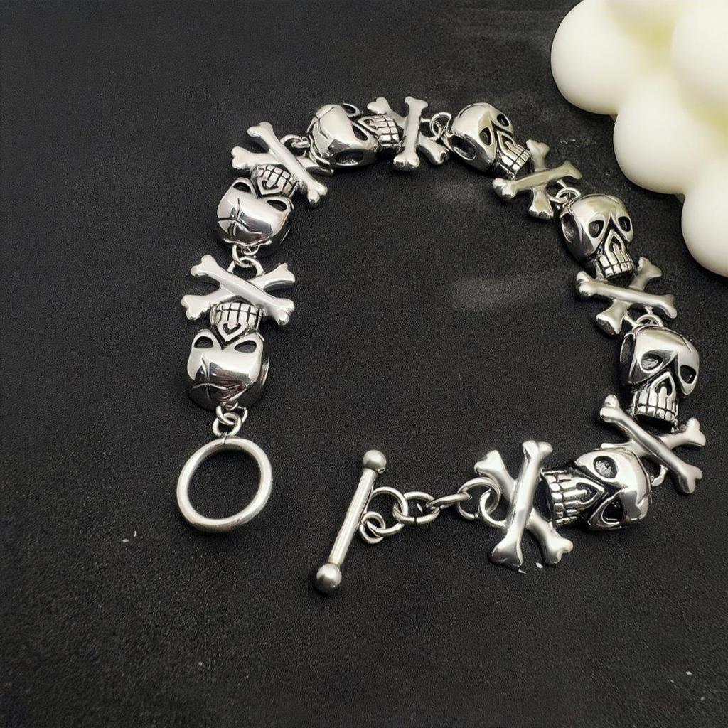 Men's Non-Fading Titanium Steel Skull Bracelet - Trendy Retro Fashion Accessory