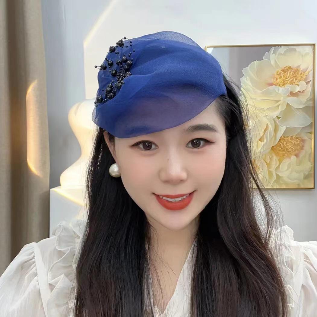 

Элегантная повязка на голову из сетчатой органзы в стиле ретро с черными бусинами — идеально подходит для прикрытия седых волос и создания образа на все случаи жизни Half Hat темно-синий