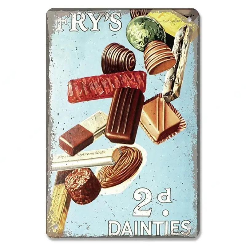 Plaque métallique vintage représentant un gâteau au chocolat, un délicieux dessert, idéale pour une décoration murale rétro de café ou de boulangerie. Affiche décorative pour la maison.