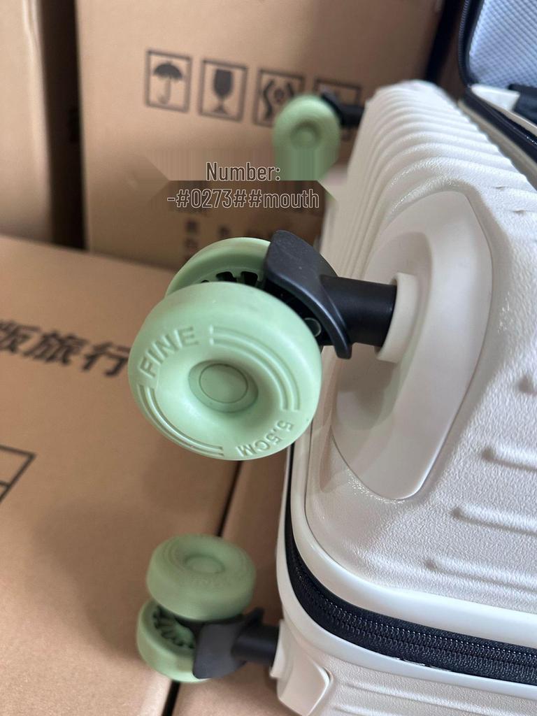 5022 Explosion-Proof 28-Inch Check-in Zipper Suitcase with Side Opening and Deep Compartment.