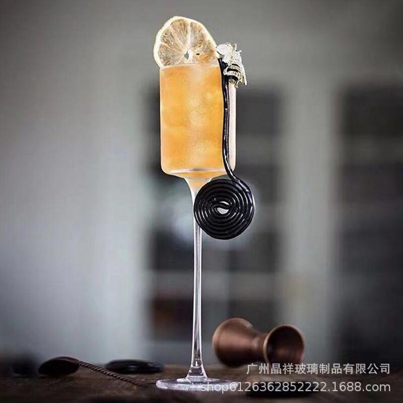 Japanisches Handgefertigtes Kristall-Cocktail- und Weinglas mit hohem Stiel