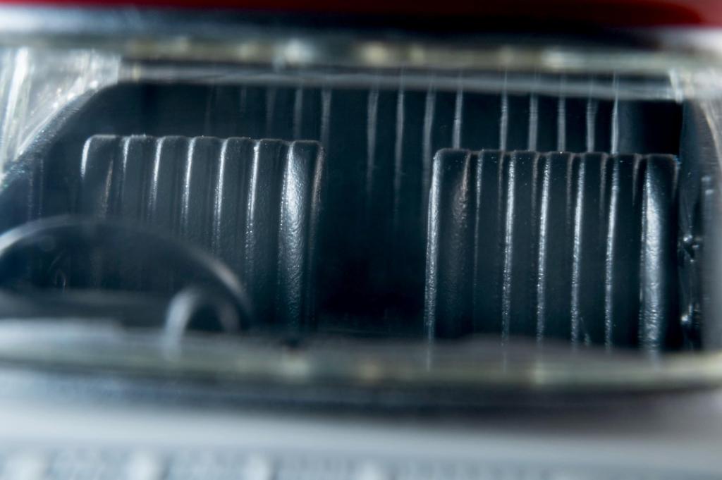 Tomytec Tomica Limited Vintage Scale Prince Skyline 2000GT 1965 Model 336570 1/64 LV-217a White/Red (Finished Model)