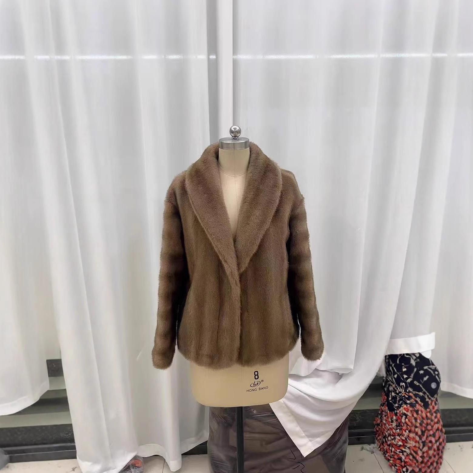 

Big Fur Collar Short Slim Fit Jacket one size fits all світло-коричневого кольору