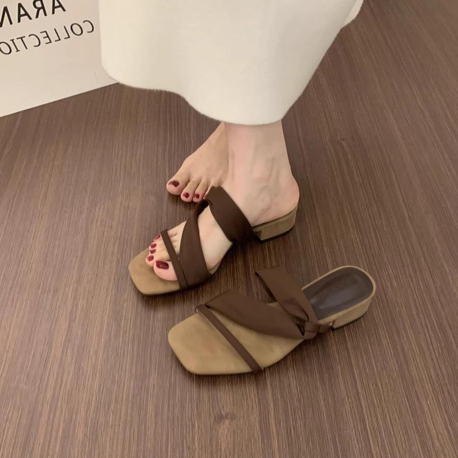 Retro Versatile and Not Tired of Feet with Open-toed Slippers for Women's Summer Wear Lazy Wind 3cm Small High-heeled Sandals