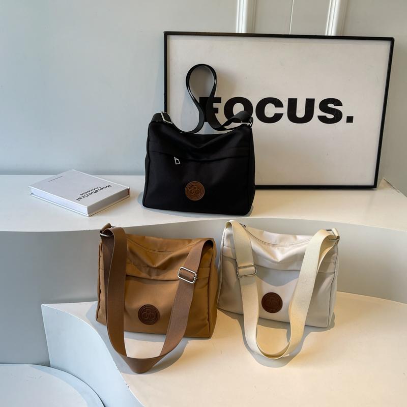 Женская сумка через плечо Легкая сумка-мессенджер Сумка через плечо большой вместимости — фото 7