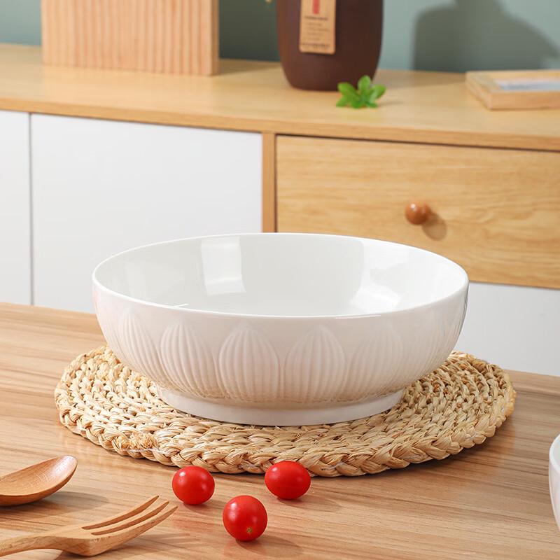 ZISIZ Cartoon Style Embossed Lotus Ceramic Soup Bowl (Set of 2)