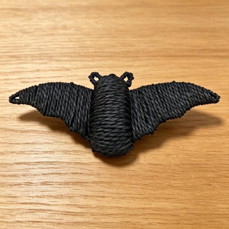 Top Loop Halloween Bat Decors , Straw-Look Seasonal Decoration for Entry Displays, Party Scenes and Fall Room Styling