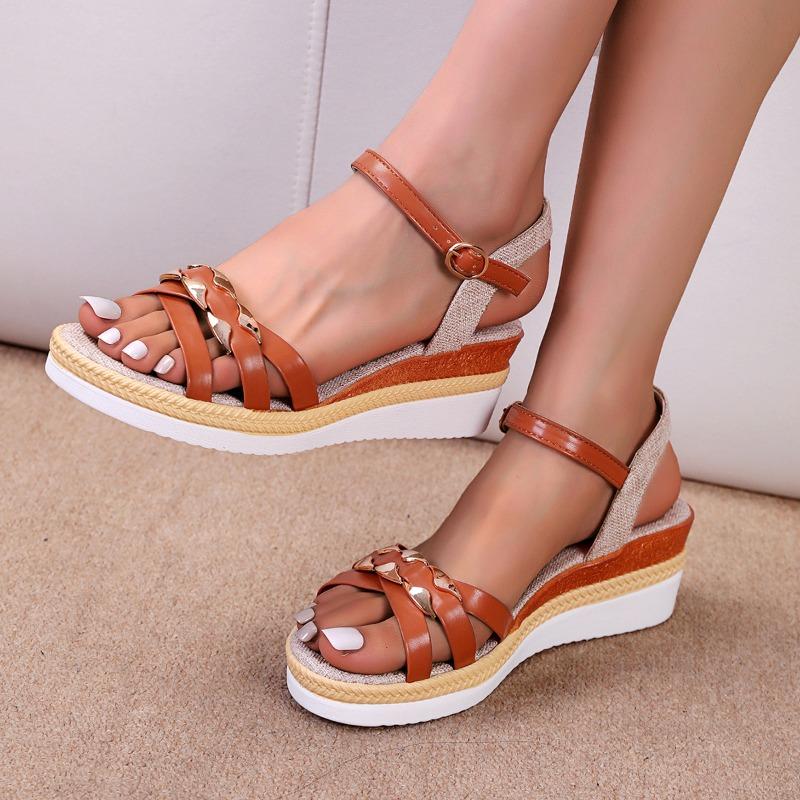 Fashion 2025 Lightweight Ankle Strap Platform Sandals Women Comfort Non Slip Beach Shoes