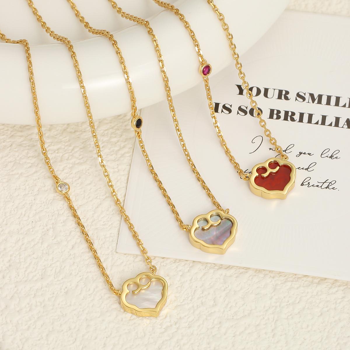 

Elegant Ruyi Mother-of-Pearl Pendant Necklace - Versatile Ethnic Design for Women