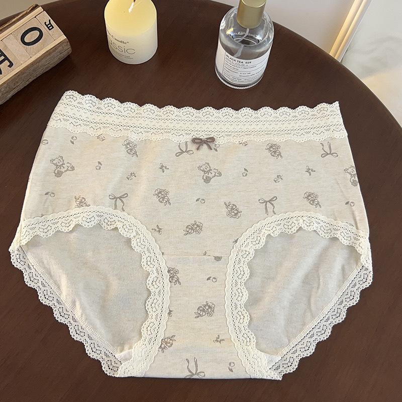 Ladies Spring and Autumn Vintage Floral Lace Cotton Antibacterial Extended Crotch Breathable Briefs