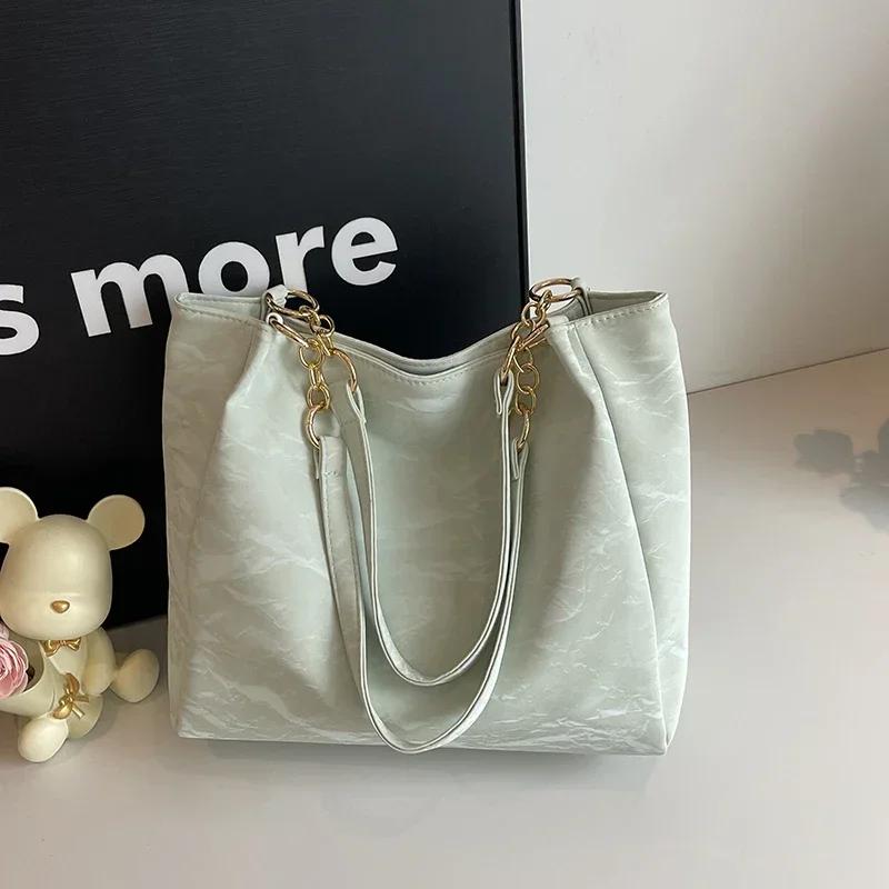 

Large Capacity Bag For Women Versatile Retro Shoulder Bag Elegant And Casual Premium Durable Quality Useful Practical