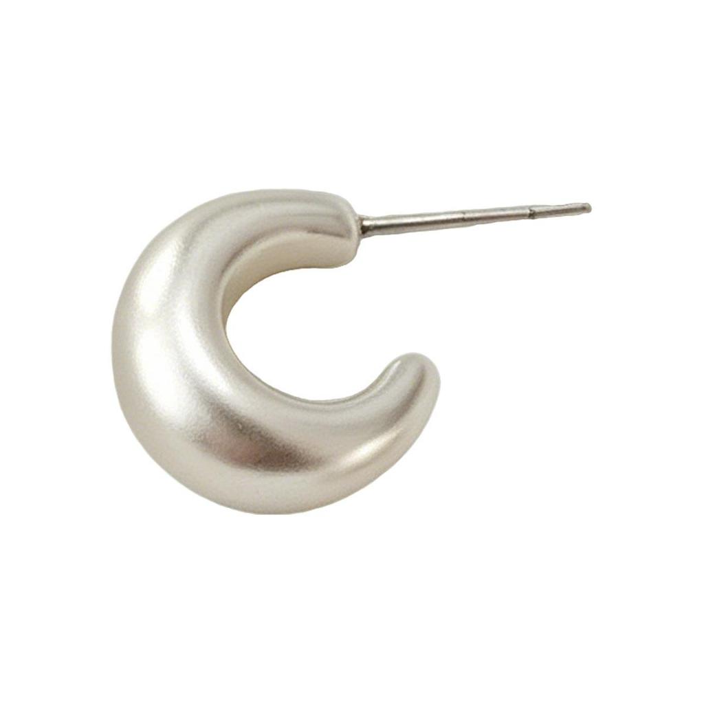 White Cashew Stud Earrings, Daily French C-Shaped Earrings for Women, Sweet Niche Design, Simple Versatile Temperament