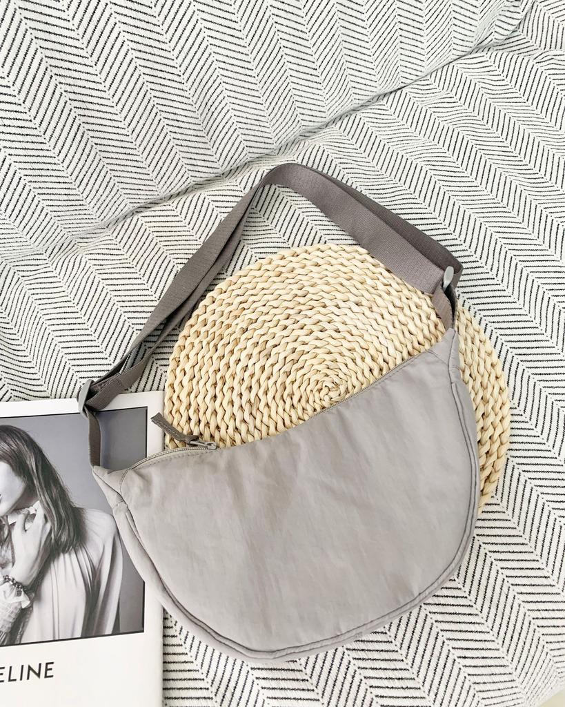 Einfache Nylon Messenger Bags für Damen Tragbare einfarbige Damen Hobo Schultertaschen Tragbare Reise-Achseltaschen Handtaschen