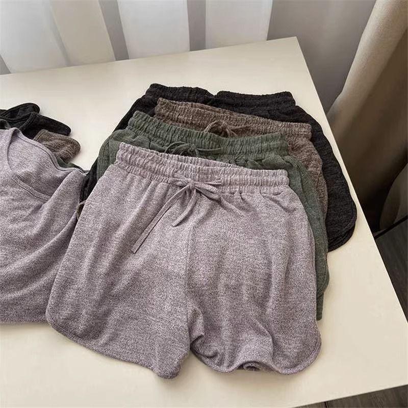 Sommarset i två delar för stora storlekar, sportigt och avslappnat: Lös kortärmad topp och shorts för kvinnor