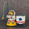 1588 Teile Astronauten-Bausteine Astronauten-Schreibtisch-Organizer Stifthalter Block-Sammlung
