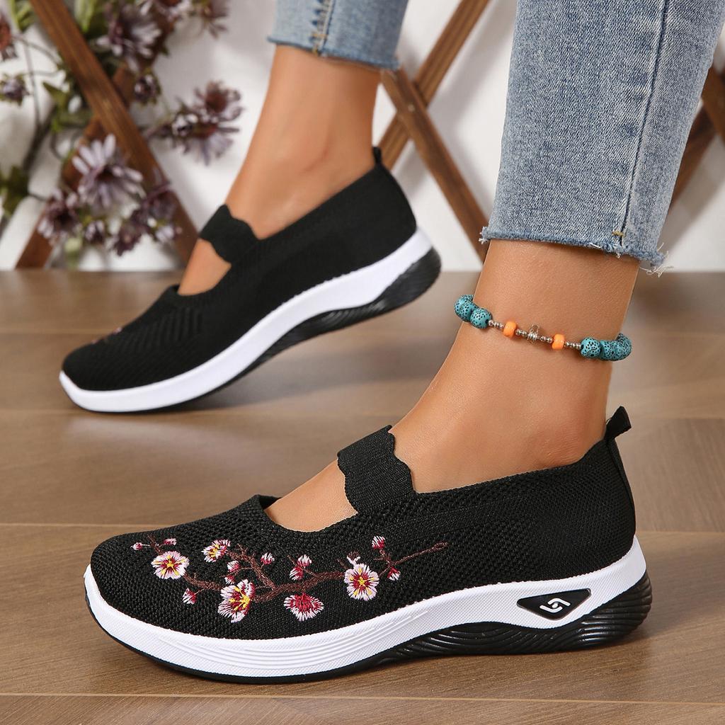 Women Flats Spring New Fashion Breathable Flat Shoes Women Lightweight Non-slip Loafers Wear-resistant Casual Sneakers Women