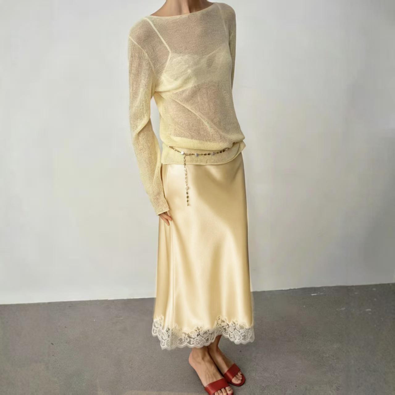 

Lace-Trimmed Satin High-Waisted Fishtail Skirt for Petite Women with Elastic Waist XS (80-95 lbs)