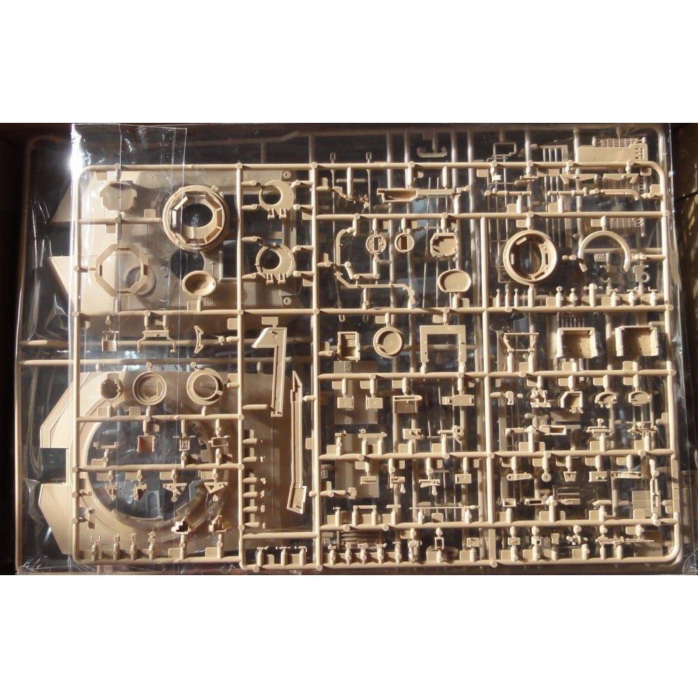 Ryefield 1/35 US Army M1A1/A2 Abrams with Full Interior 2-in-1 Plastic Model RFM5007