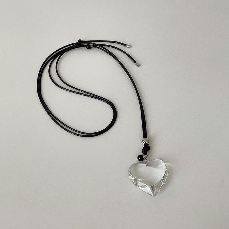 Korean Style Large Heart Transparent Resin Pendant Necklace with Leather Choker