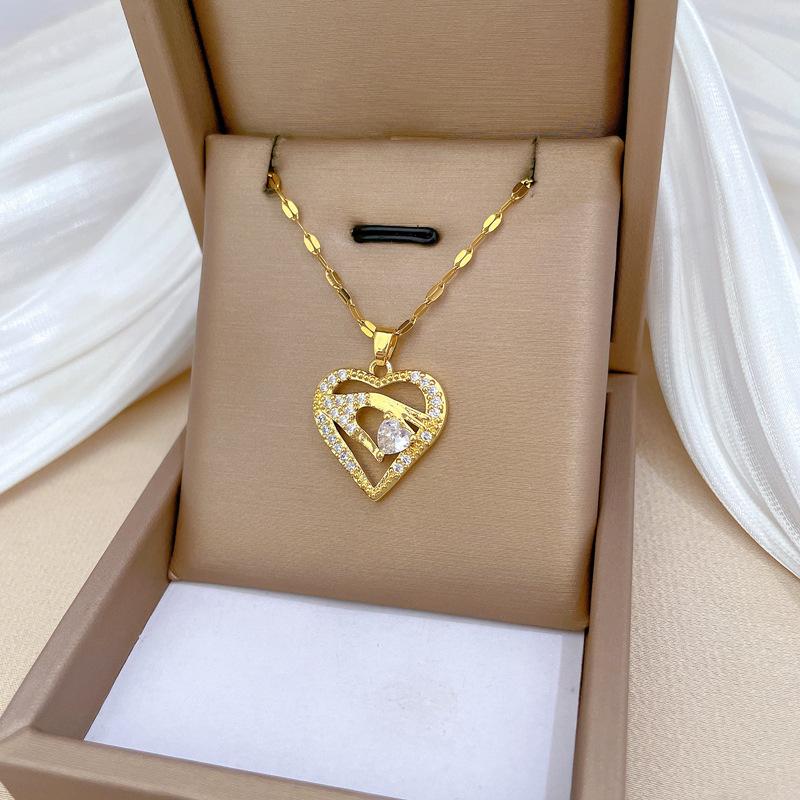 Love Hand Holding Sincere Light Luxury Temperament Gorgeous Full Diamond Necklace Female Versatile Collarbone Chain Titanium Steel Chain