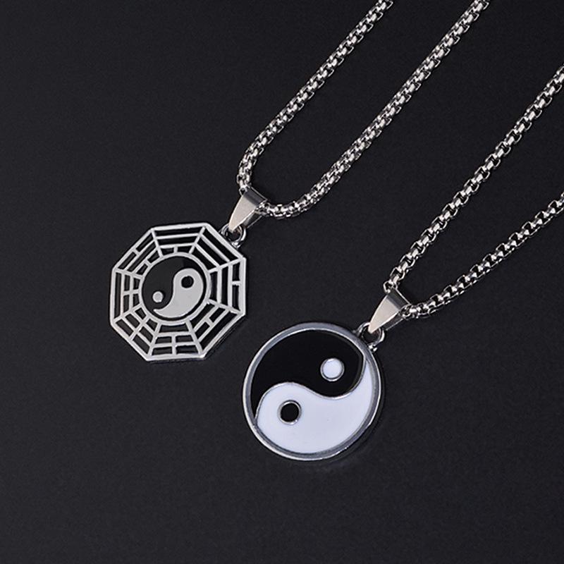 Retro Enamel Tai Chi Bagua Pendant Necklace, Titanium Steel Compass Round Plate for Men & Women