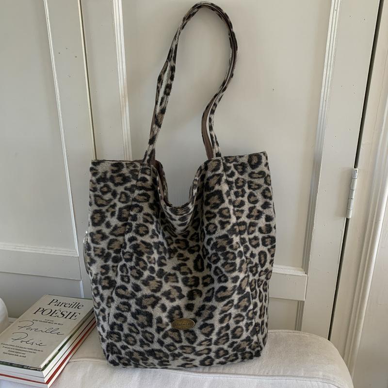 

Новая нишевая ретро двусторонняя холщовая замшевая сумка-тоут с леопардовым принтом для работы и поездок для женщин коричневый