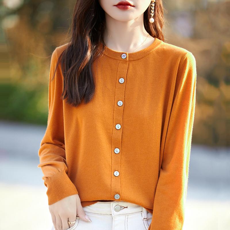 Leichte Strickjacke für Damen aus 50 % Wolle und 50 % Maulbeerseide – vielseitige Strickware für 4 Jahreszeiten für ganzjährigen Komfort und Stil