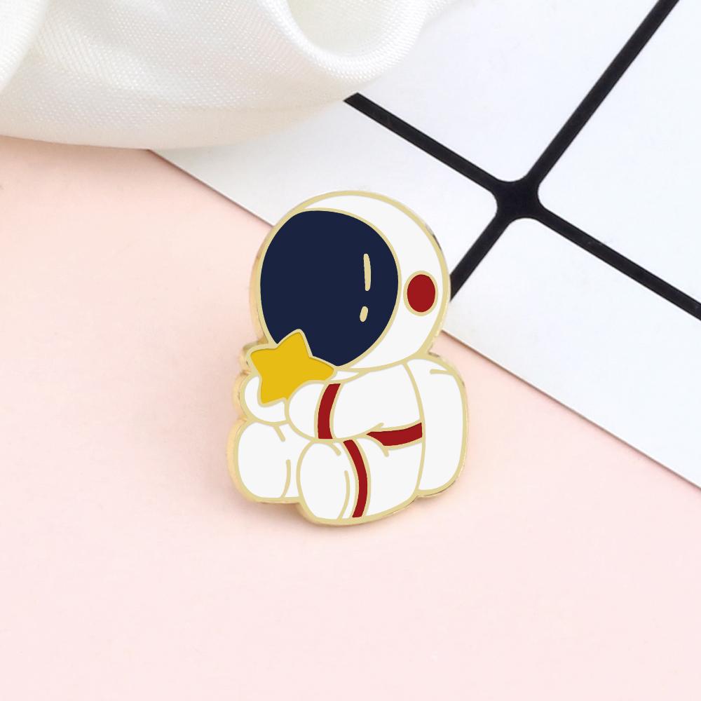 Creative Cartoon Astronaut Enamel Brooches Fashion Cute Space Moon Star Galaxy Bag Badge Lapel Pins Design Jewelry Gift for Kids
