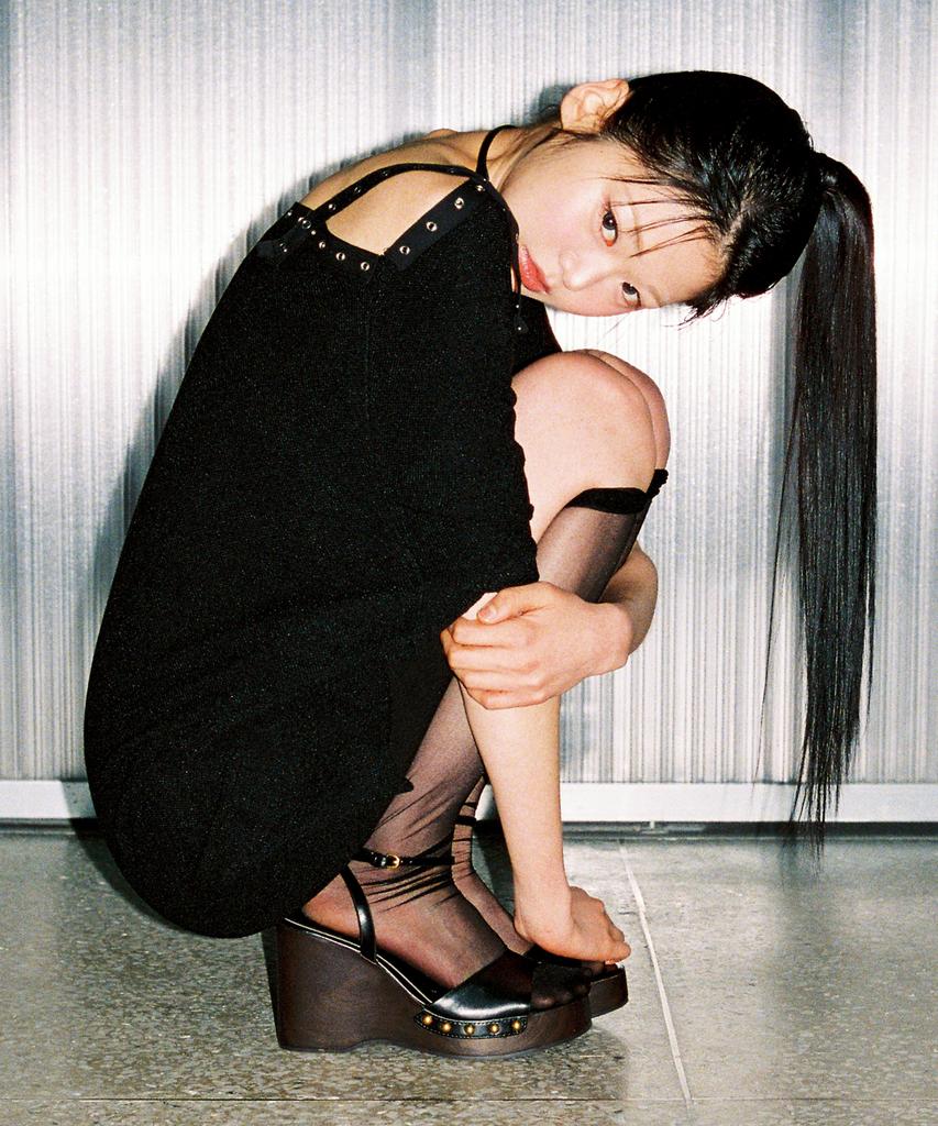 Nilring D07.00 Unbalanced Boat Neck Short-Sleeved Dress _ Black