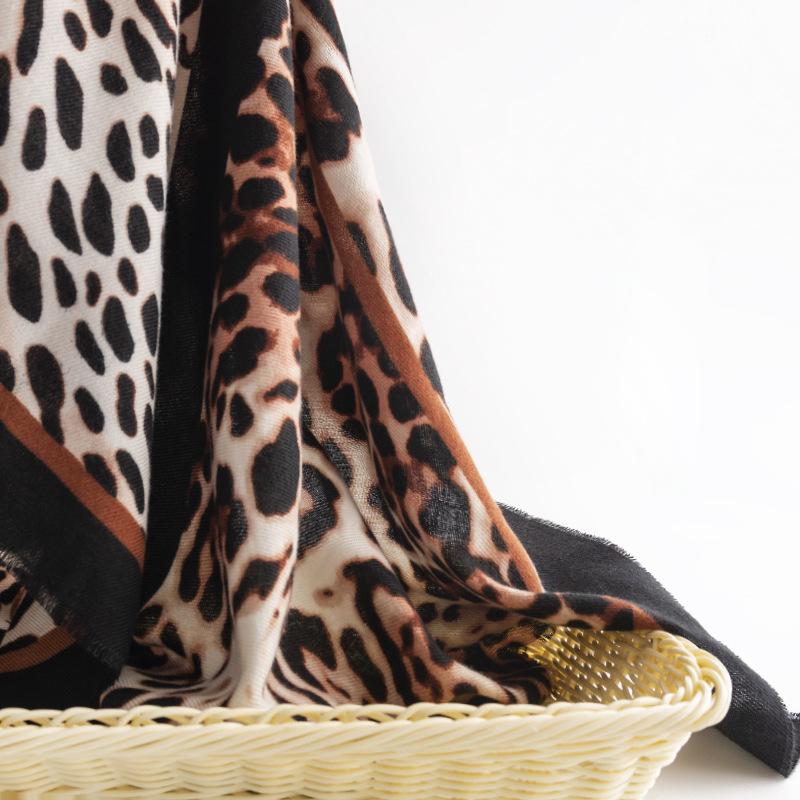 New Autumn and Winter Leopard Print Scarf Fashionable and Versatile Commuting Cold Warning Neck Scarf Extended Warm Printed Shawl