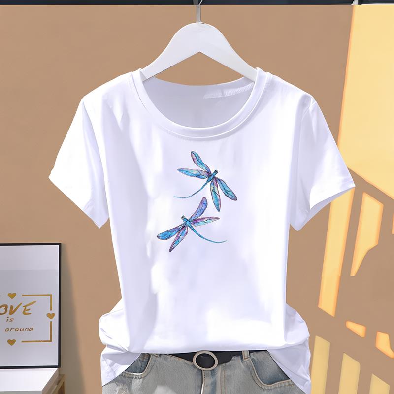 Cute pattern printed women's summer T-shirt, short-sleeve trendy daily fashion top.