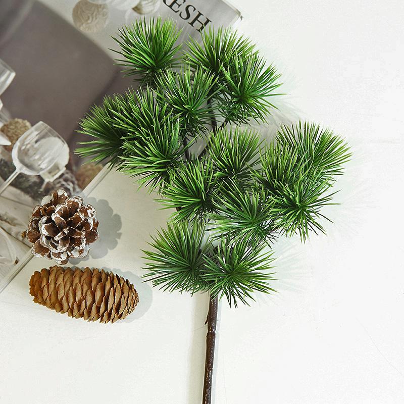 Ramură Artificială de Pin cu Frunze de Arțar și Accente de Chiparos