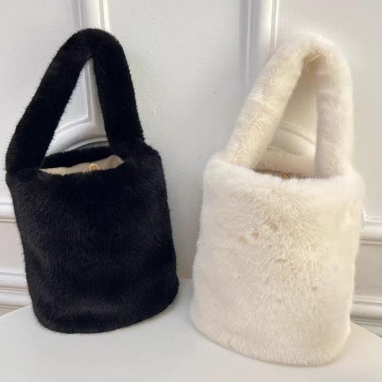 Autumn and Winter New Niche Design Imitation Rabbit Fur Bucket Bag Plush Cute Handheld Imitation Fur Handbag Korean Version