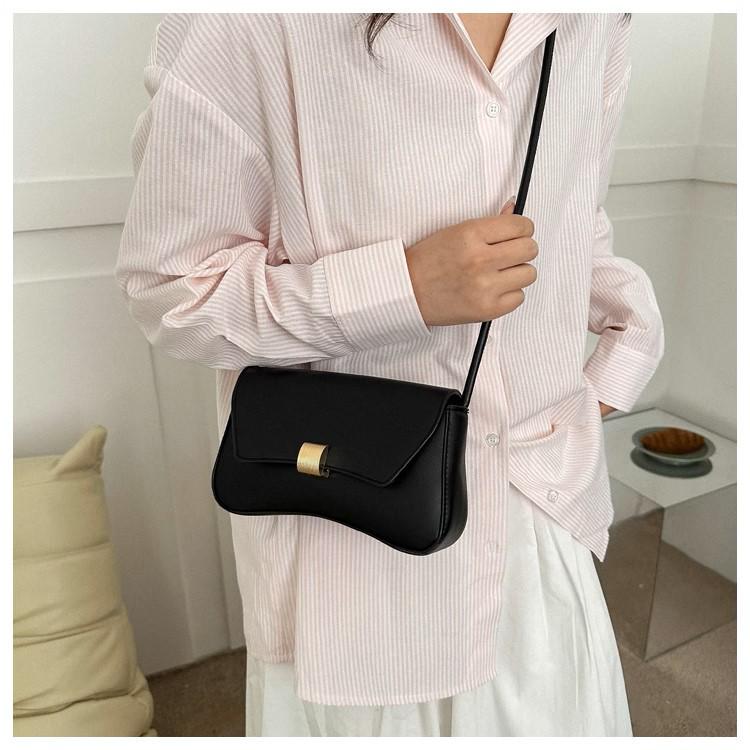 2025 Women's Stylish Retro Baguette Shoulder Crossbody Bag