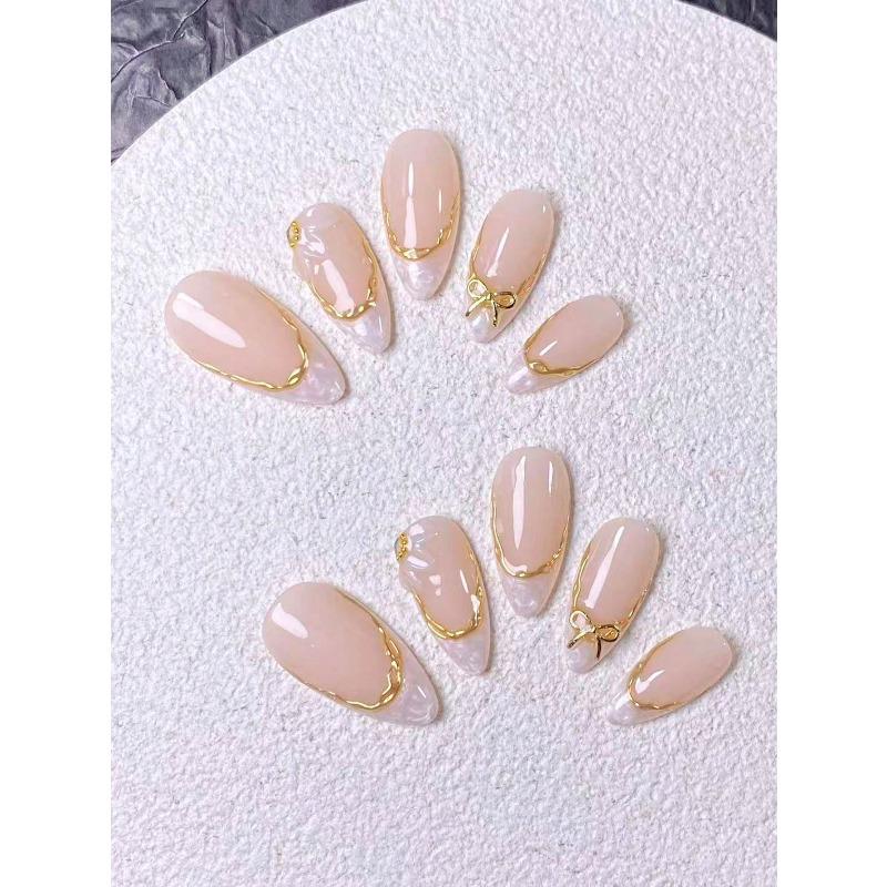 24 Uds. Puntas de Uñas Francesas Cortas Hechas a Mano Set de Manicura Uñas Postizas Adornadas con Línea Dorada y Circonita