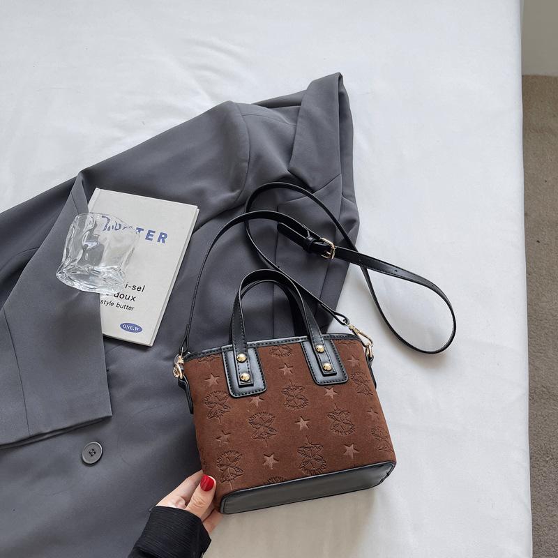 

Bag women s new casual bucket bag niche autumn and winter retro messenger bag diamond handbag